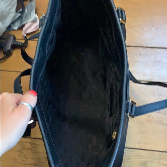 Michael Kors Authentic Tote - Picture 2 of 2